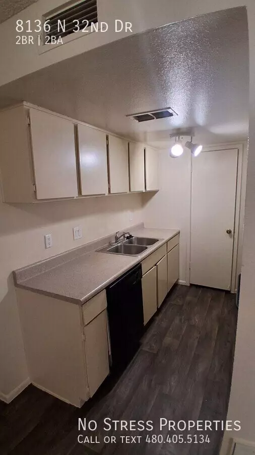 8136 North 32nd Drive, Phoenix, AZ 85051 photo 4