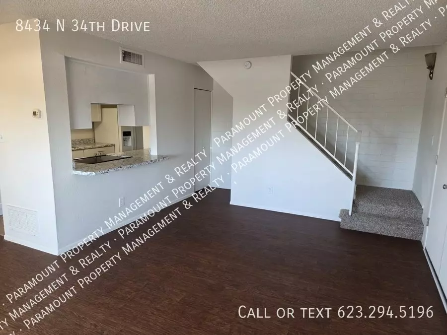 8434 N 34th Dr photo 4