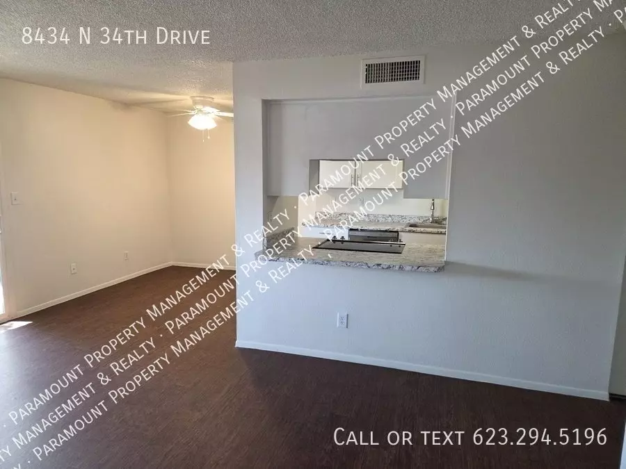 8434 N 34th Dr photo 3