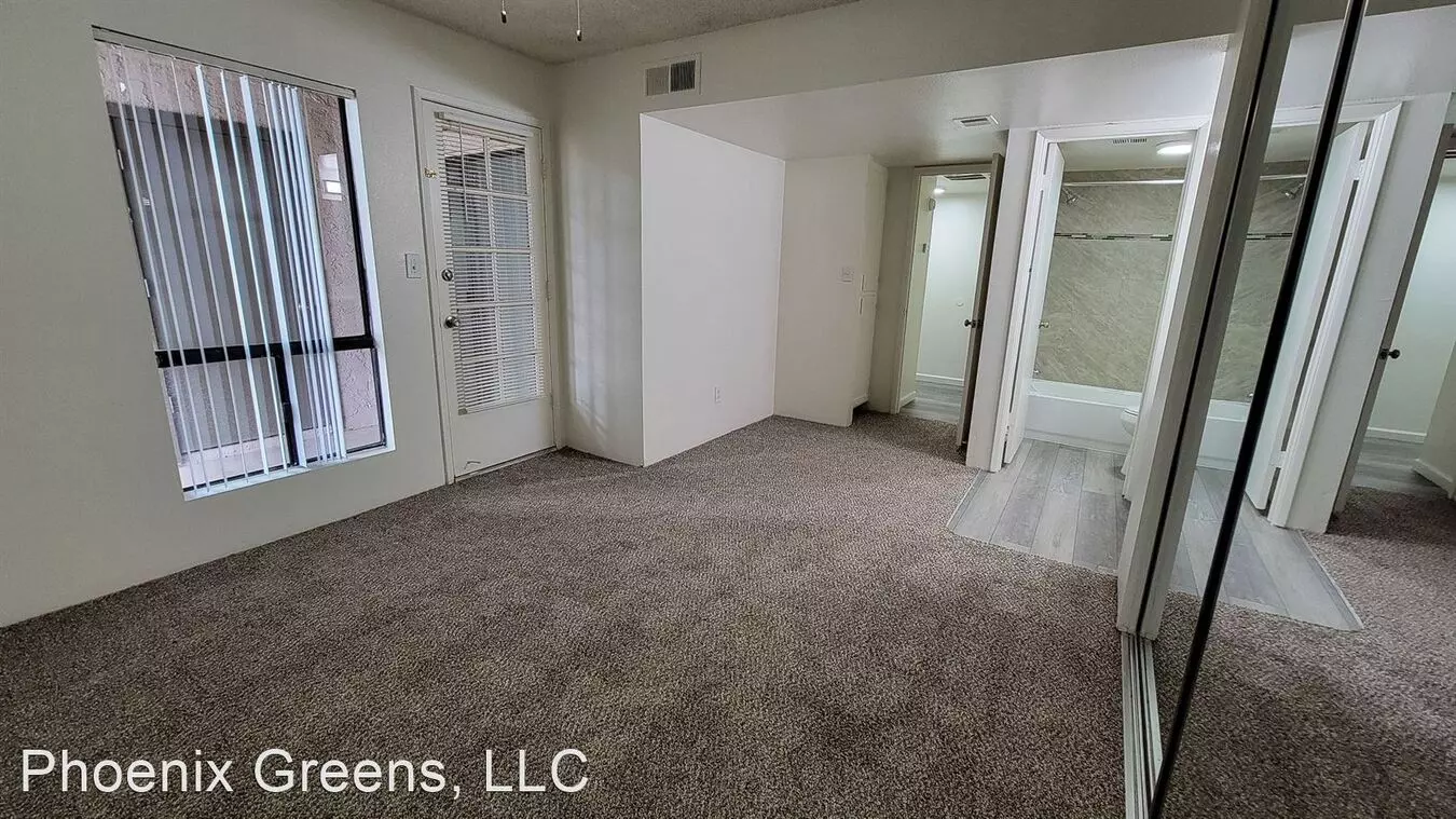 The Greens Apartments photo 3