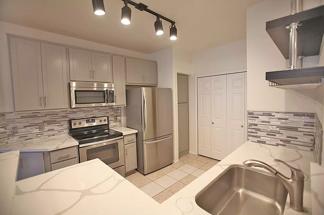 9820 North Central Avenue, Phoenix, AZ 85020 photo 2