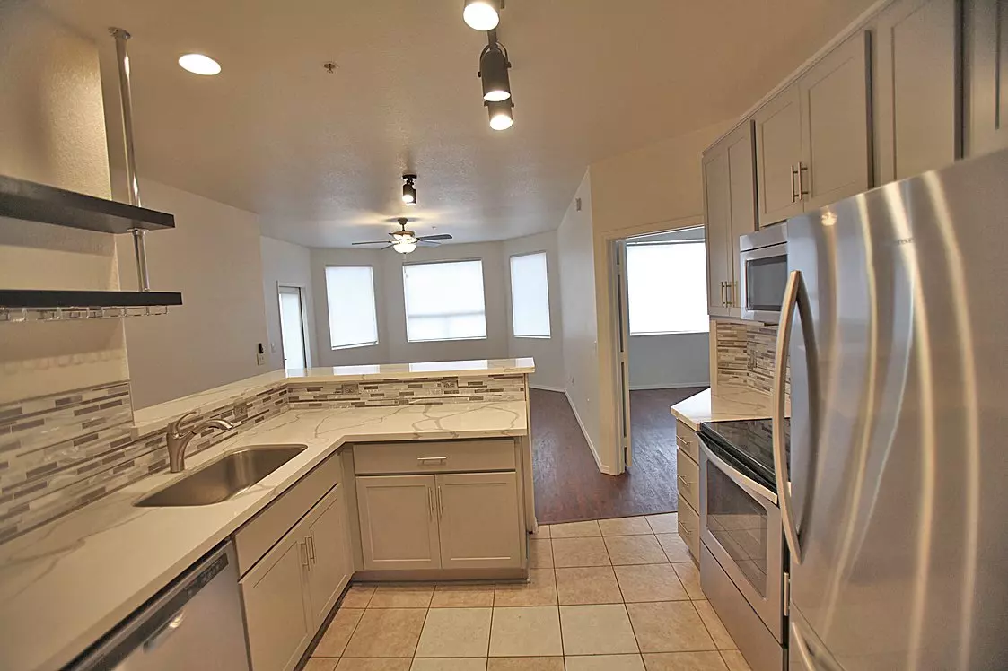 9820 North Central Avenue, Phoenix, AZ 85020 photo 4