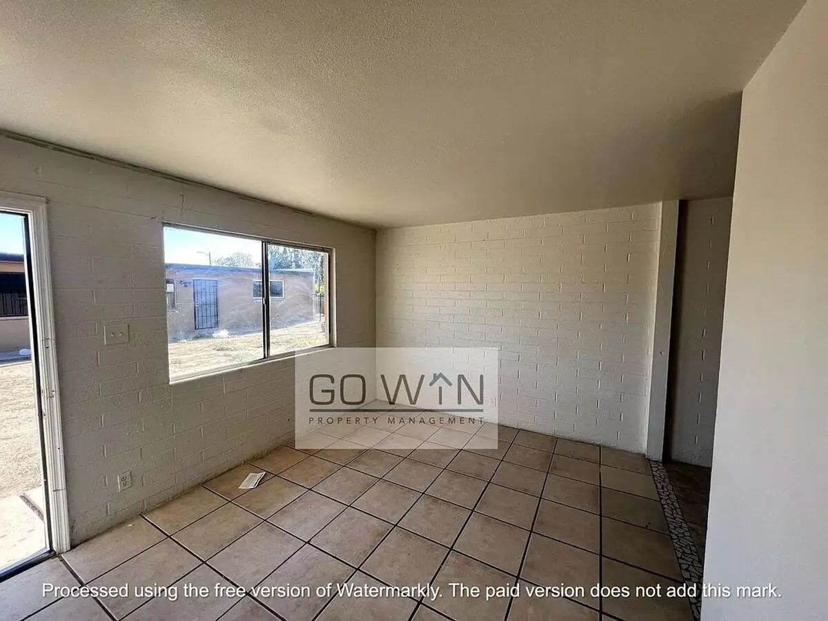 9831 N 11th Ave photo 2