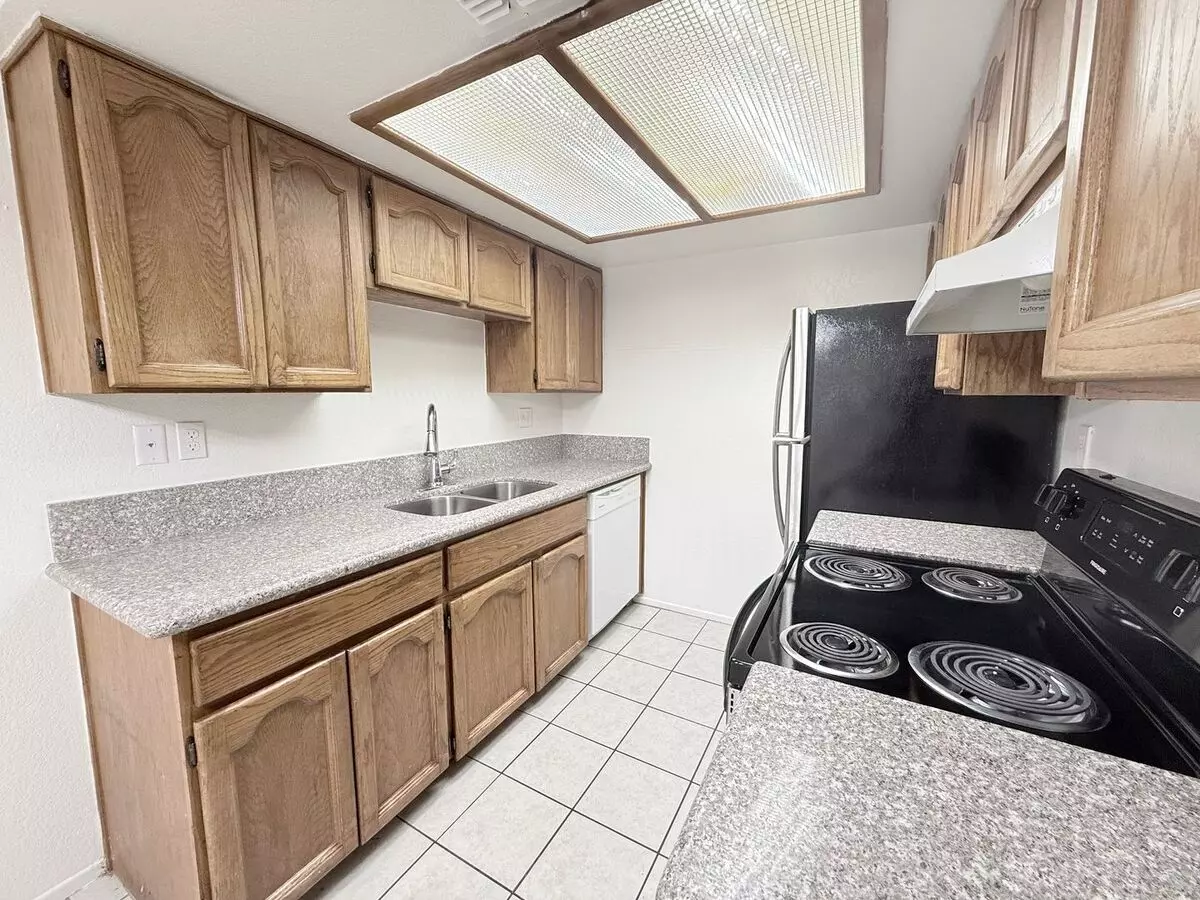 Grovers East Apartments photo 4