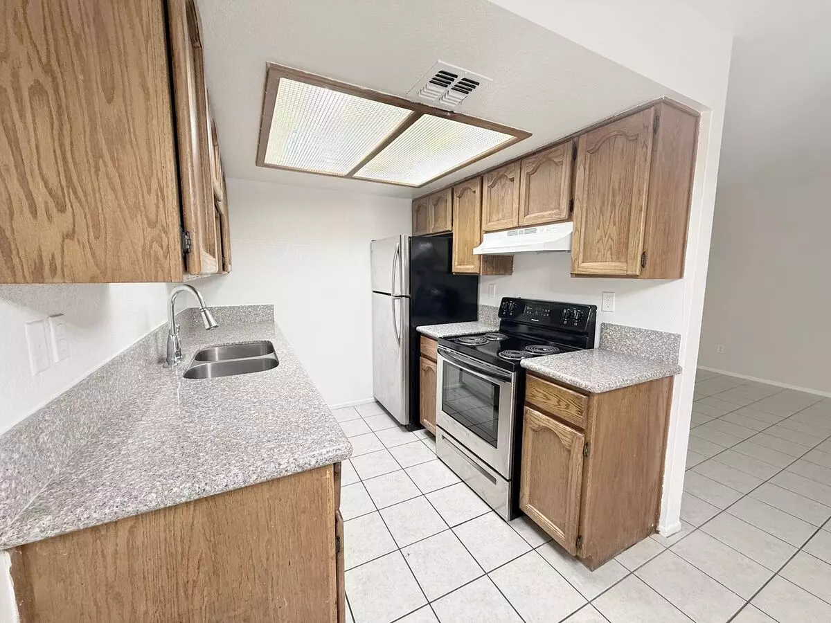 Grovers East Apartments photo 2