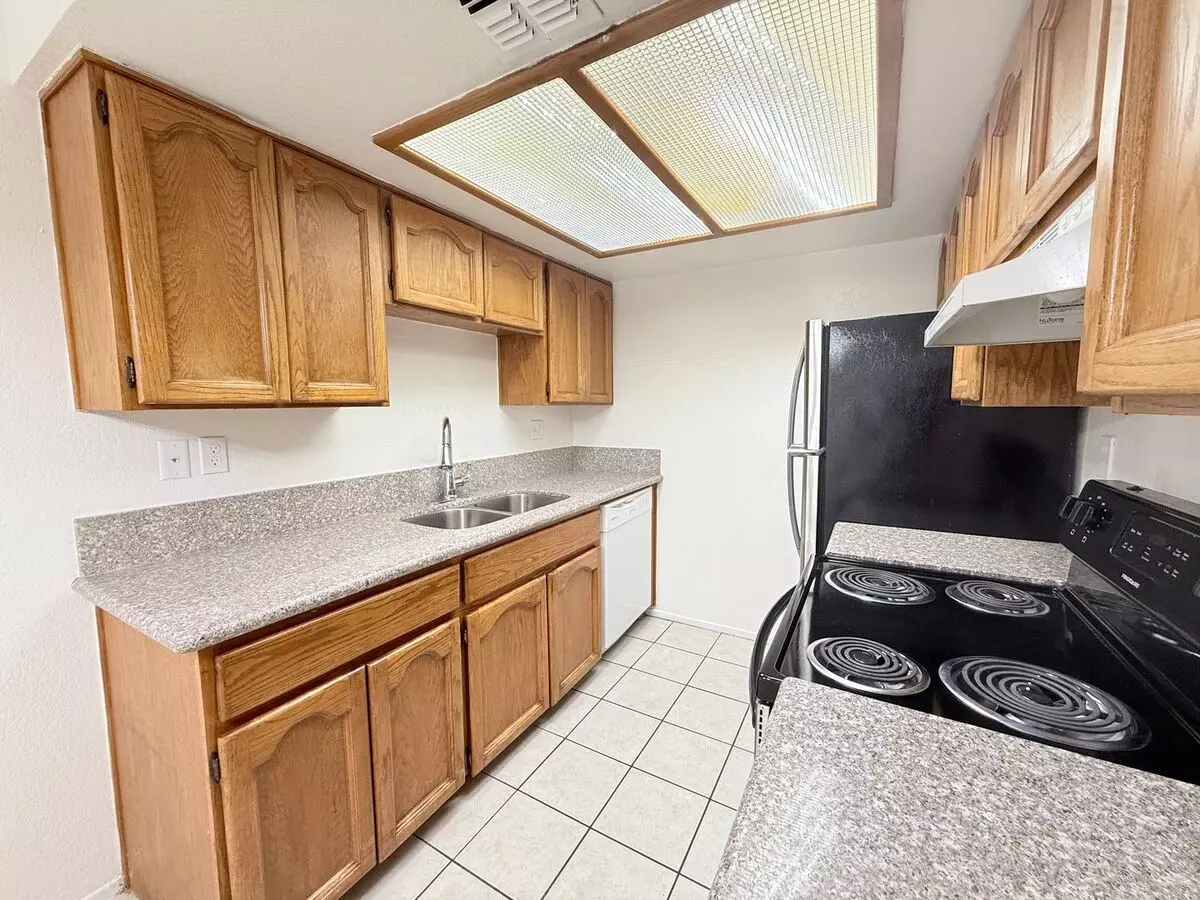 Grovers East Apartments photo 5