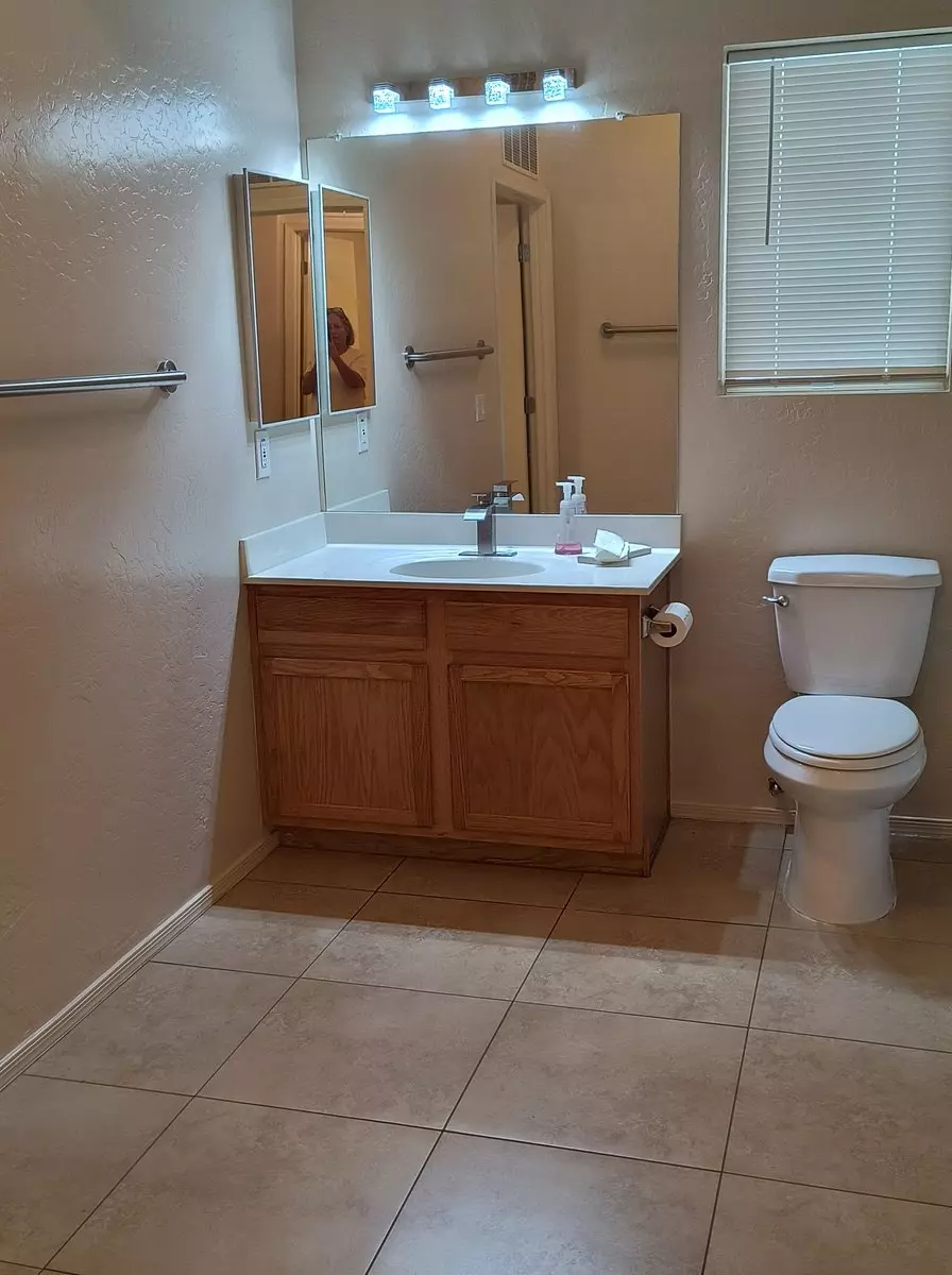 2641 E Campo Bello Dr photo 4