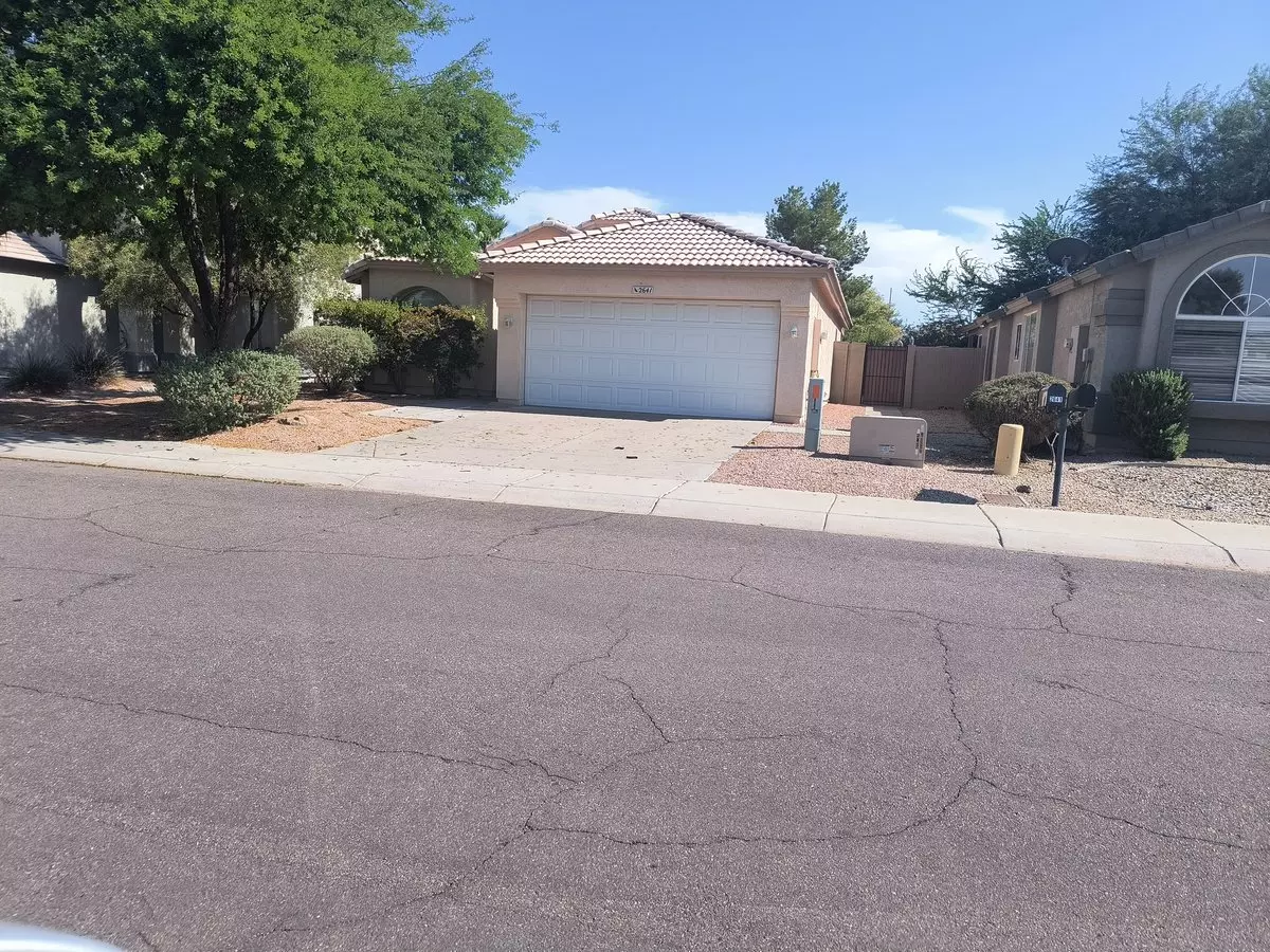 2641 E Campo Bello Dr photo 2