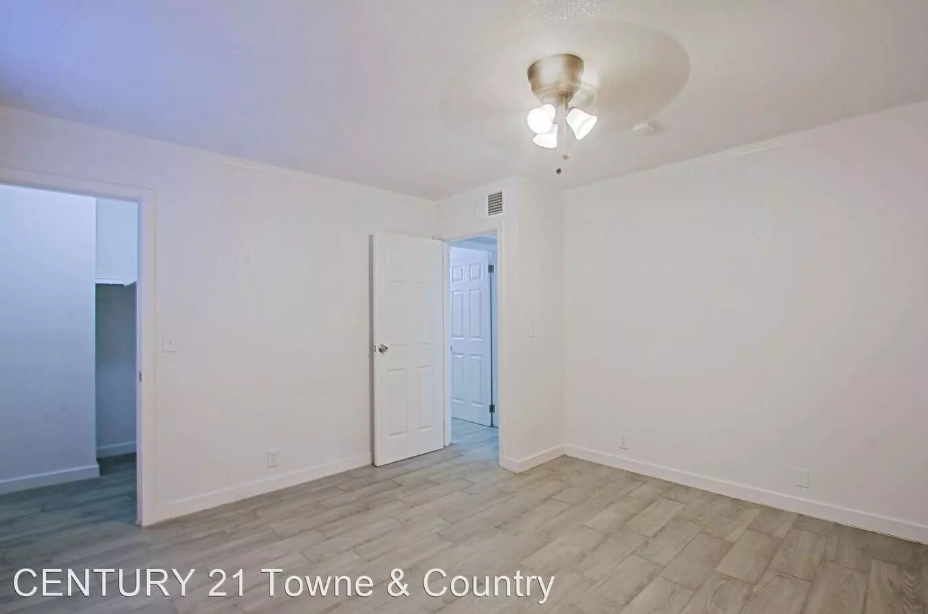 Suede Apartments photo 4