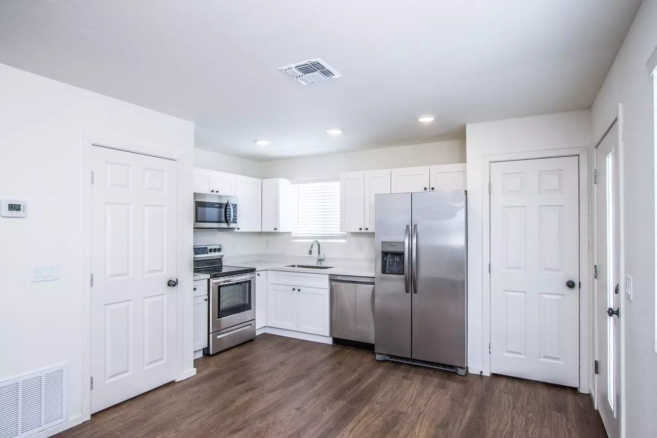 2525 W State Avenue photo 5