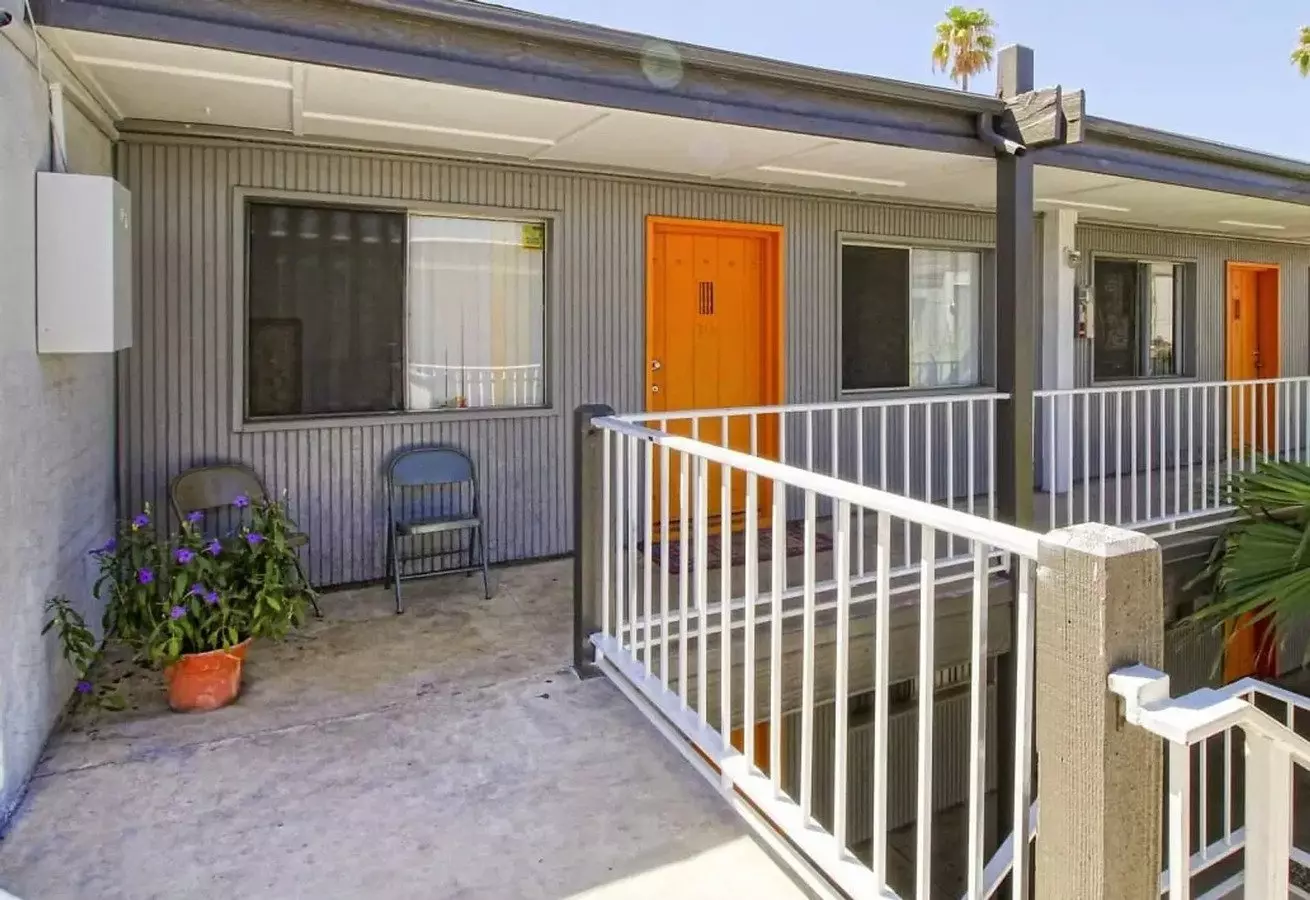 Canyon Club Apartments photo 2