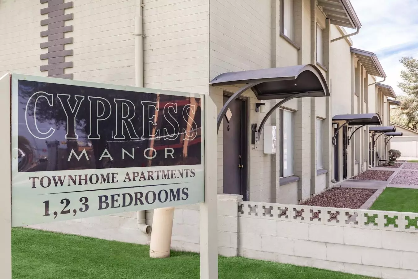 Cypress Manor photo 3