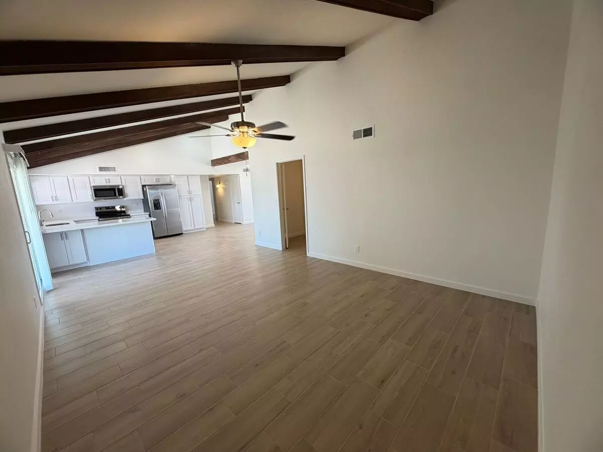 12658 N 42nd Ave Phoenix, AZ 85029 photo 2