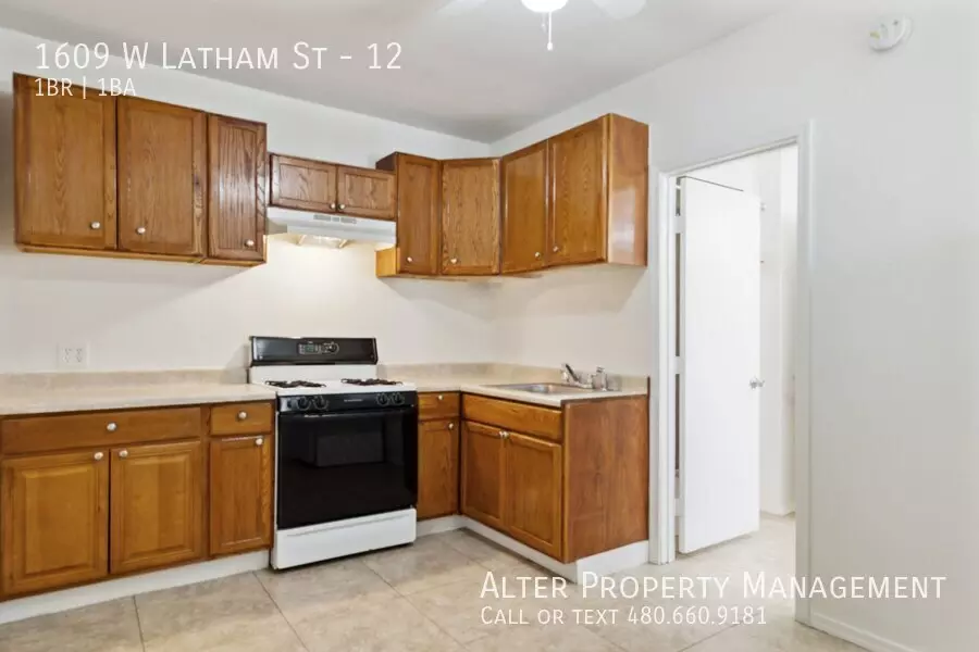 1609 W Latham photo 4