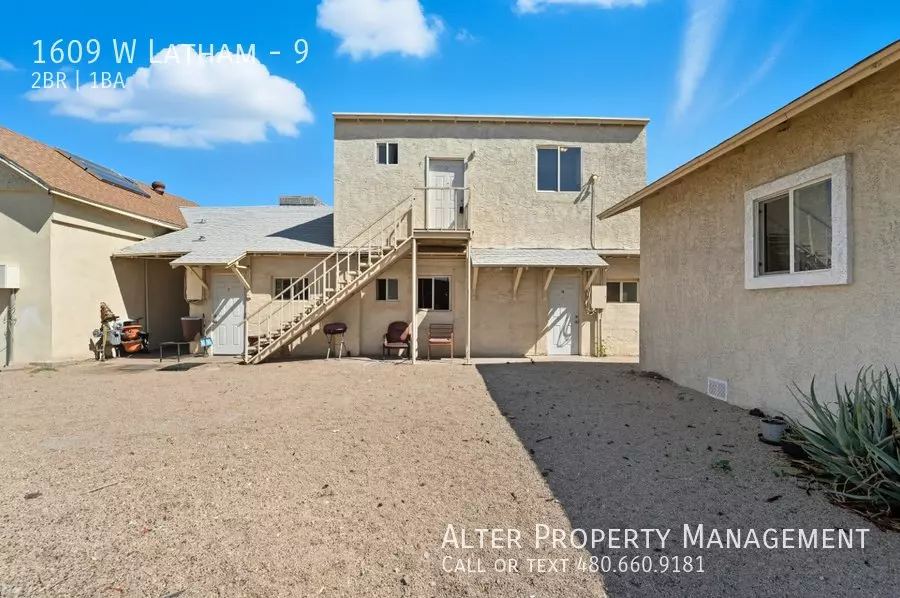 1609 W Latham photo 3
