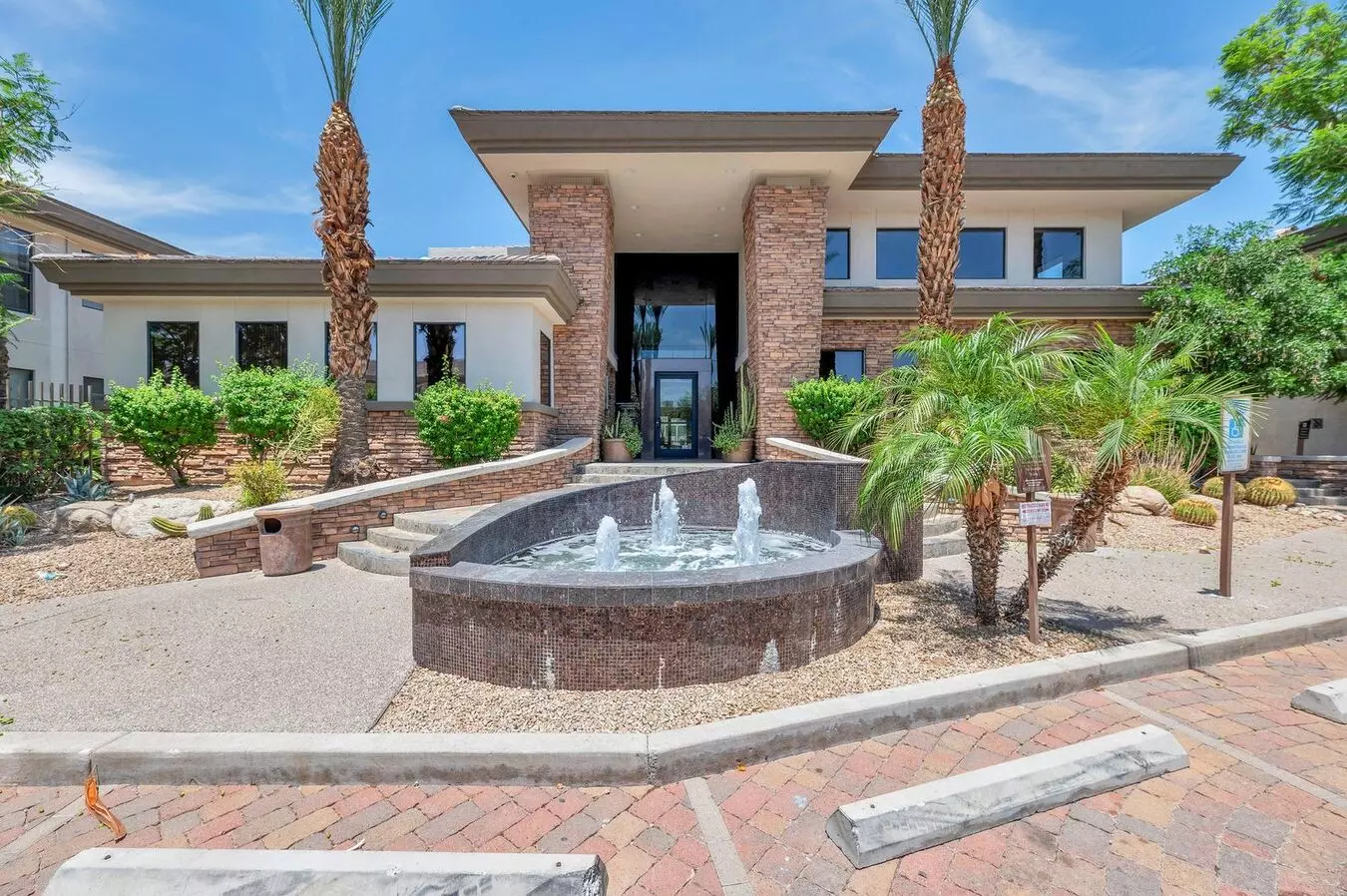 Live The Resort Lifestyle In North Scottsdale photo 2