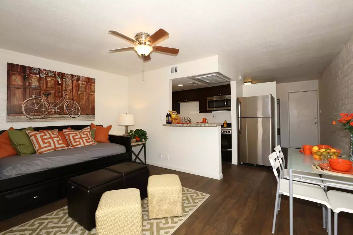 Lexington Court Apartments photo 4
