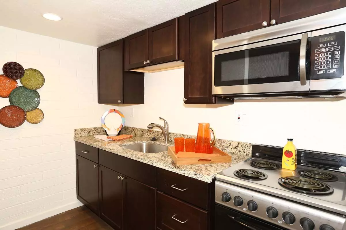 Lexington Court Apartments photo 2