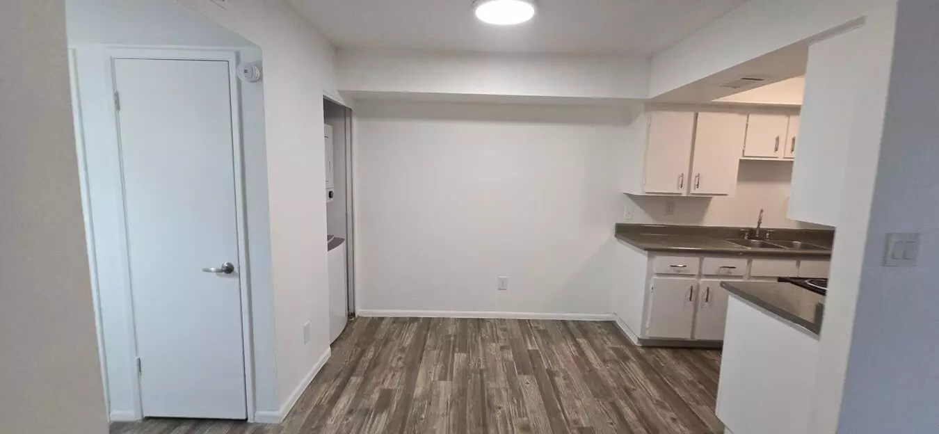 2330 West Lone Cactus Drive, Phoenix, AZ 85027 photo 5