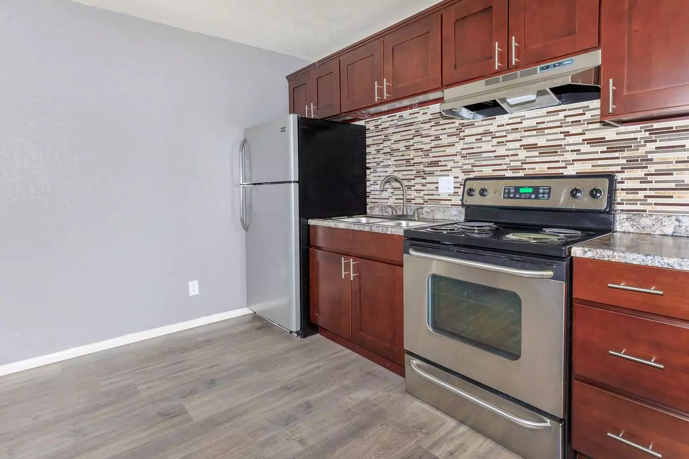 Los Vecinos Apartments photo 2