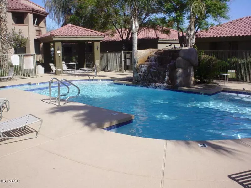 Fully Upgraded Gorgeous 2 Bed 2 Bath Luxury Condo photo 5