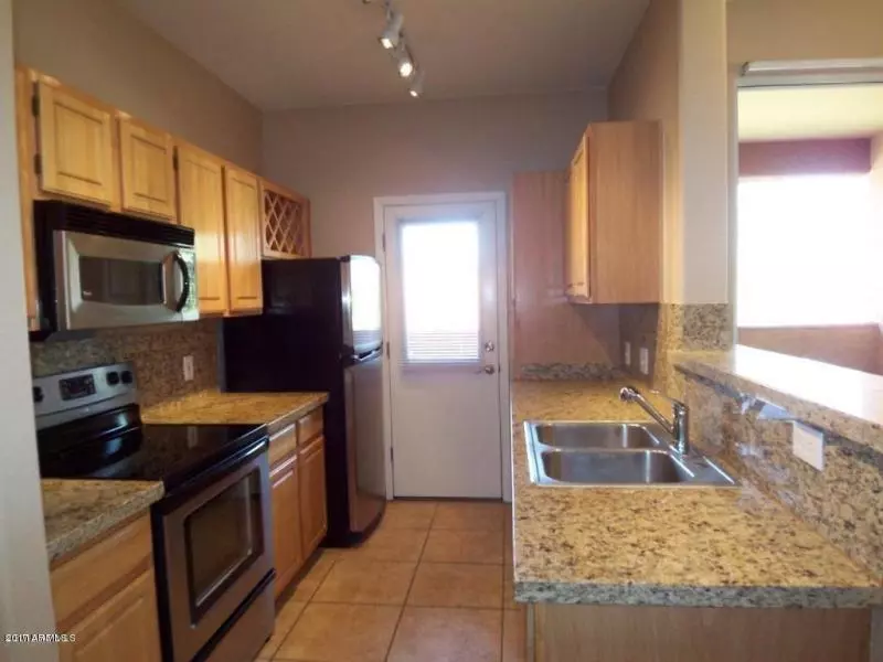 Fully Upgraded Gorgeous 2 Bed 2 Bath Luxury Condo photo 3