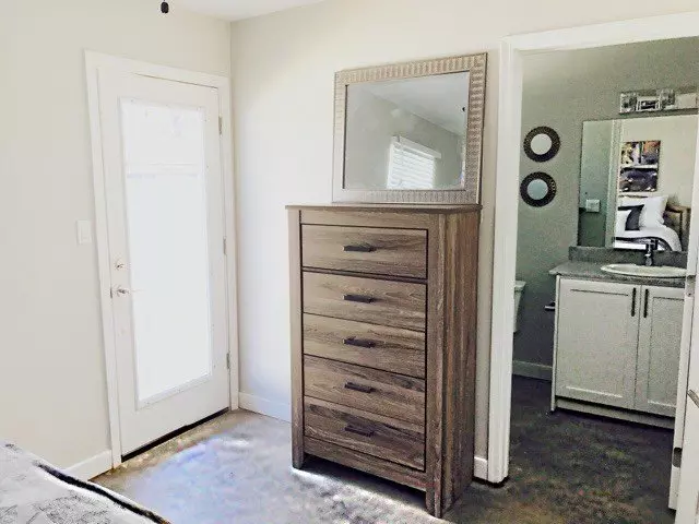 Madison Apartments photo 4