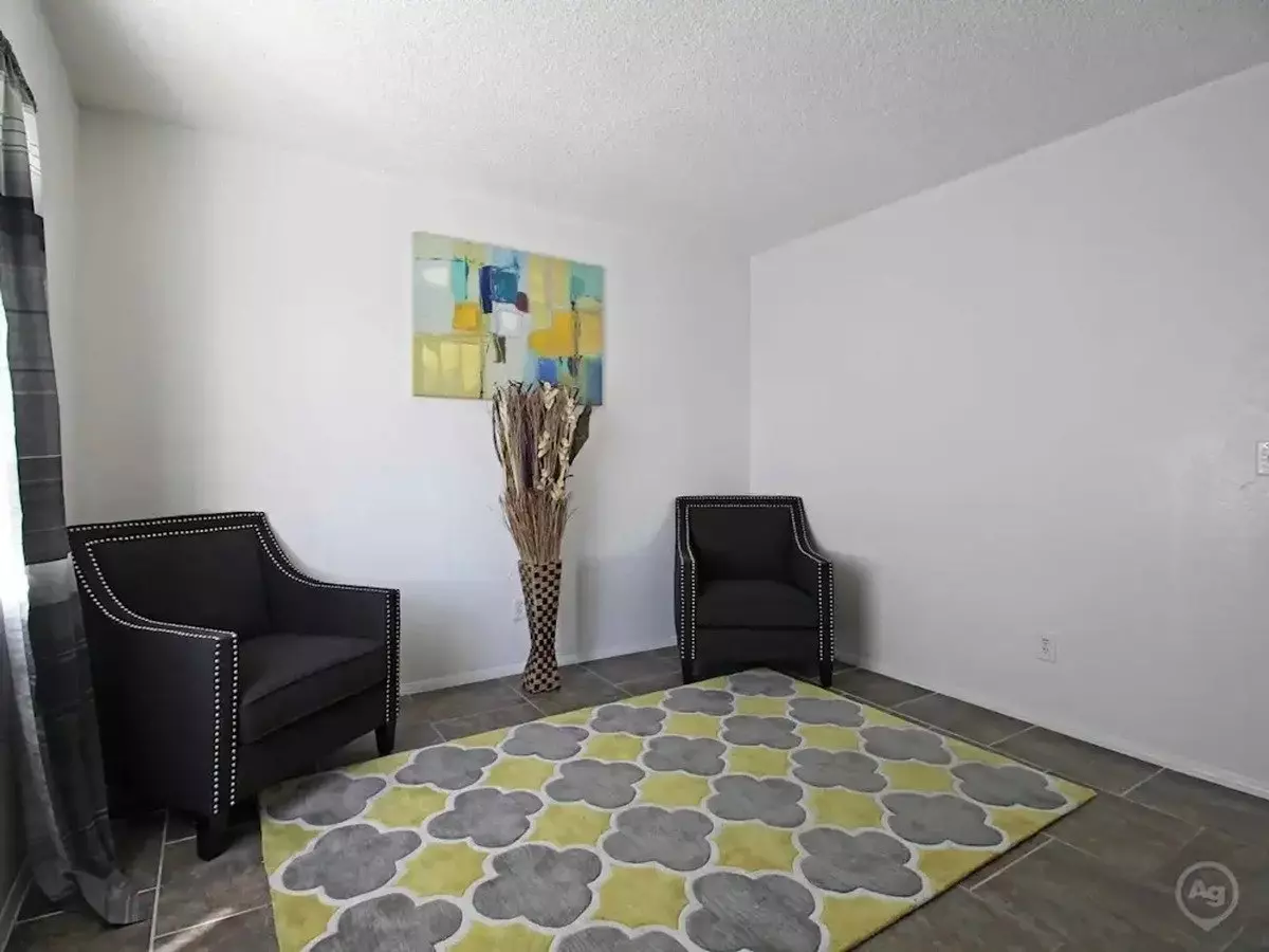 Mellow Square Apartments photo 4