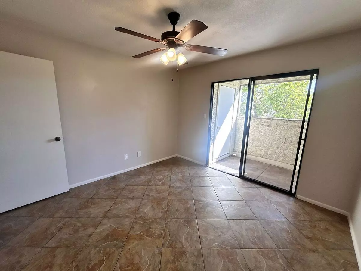 3301 E EARLL Drive photo 2