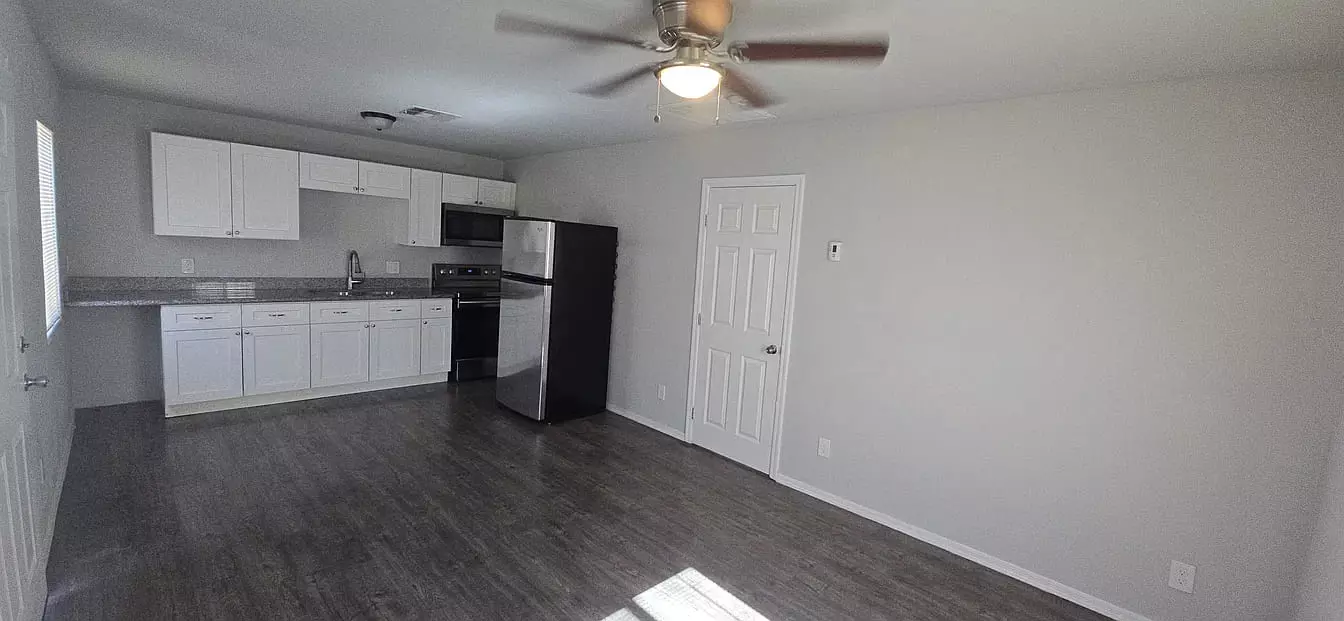 4042 South 17th Street, Phoenix, AZ 85040 photo 2