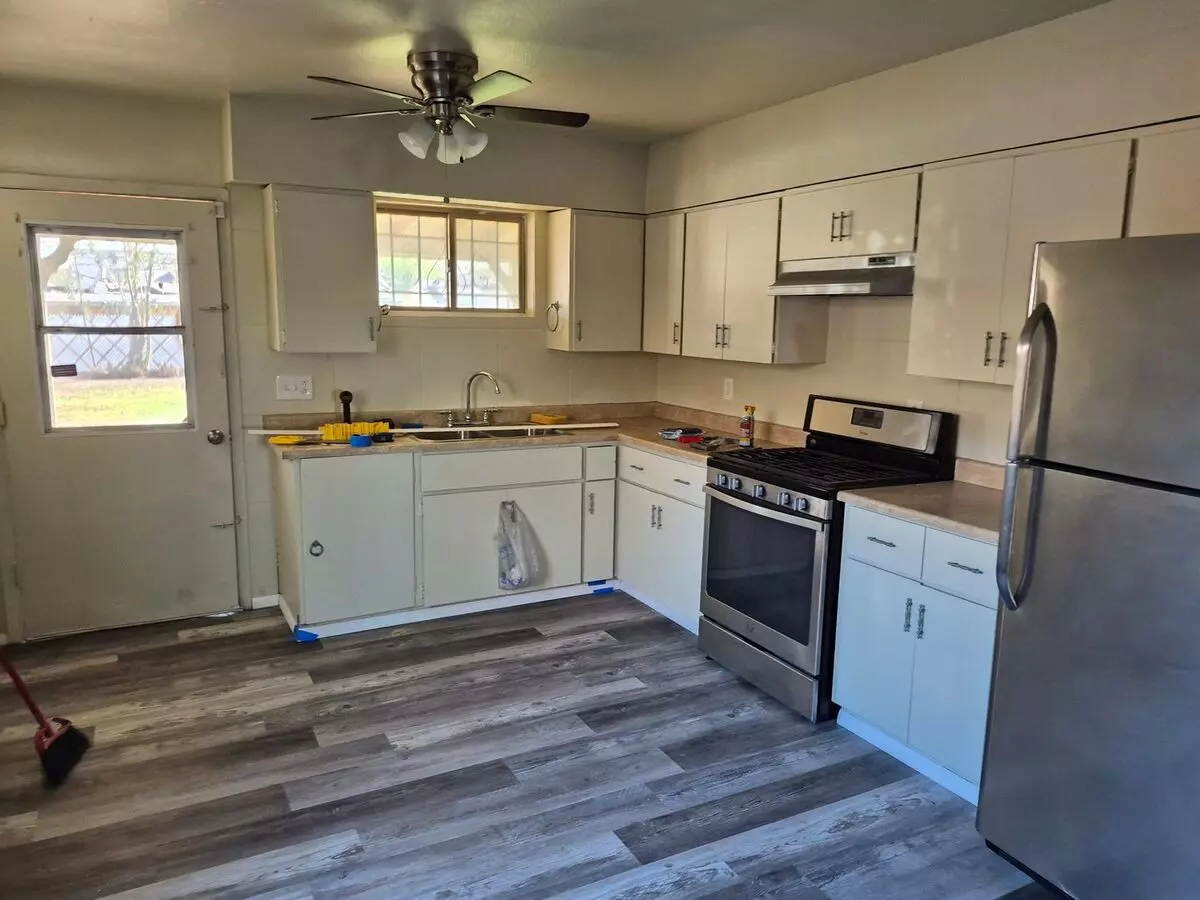 Nice 2 Bedroom In Historic District! photo 2