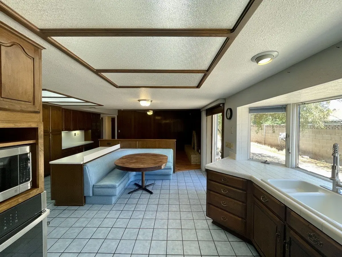 3436 W Kaler Dr photo 5
