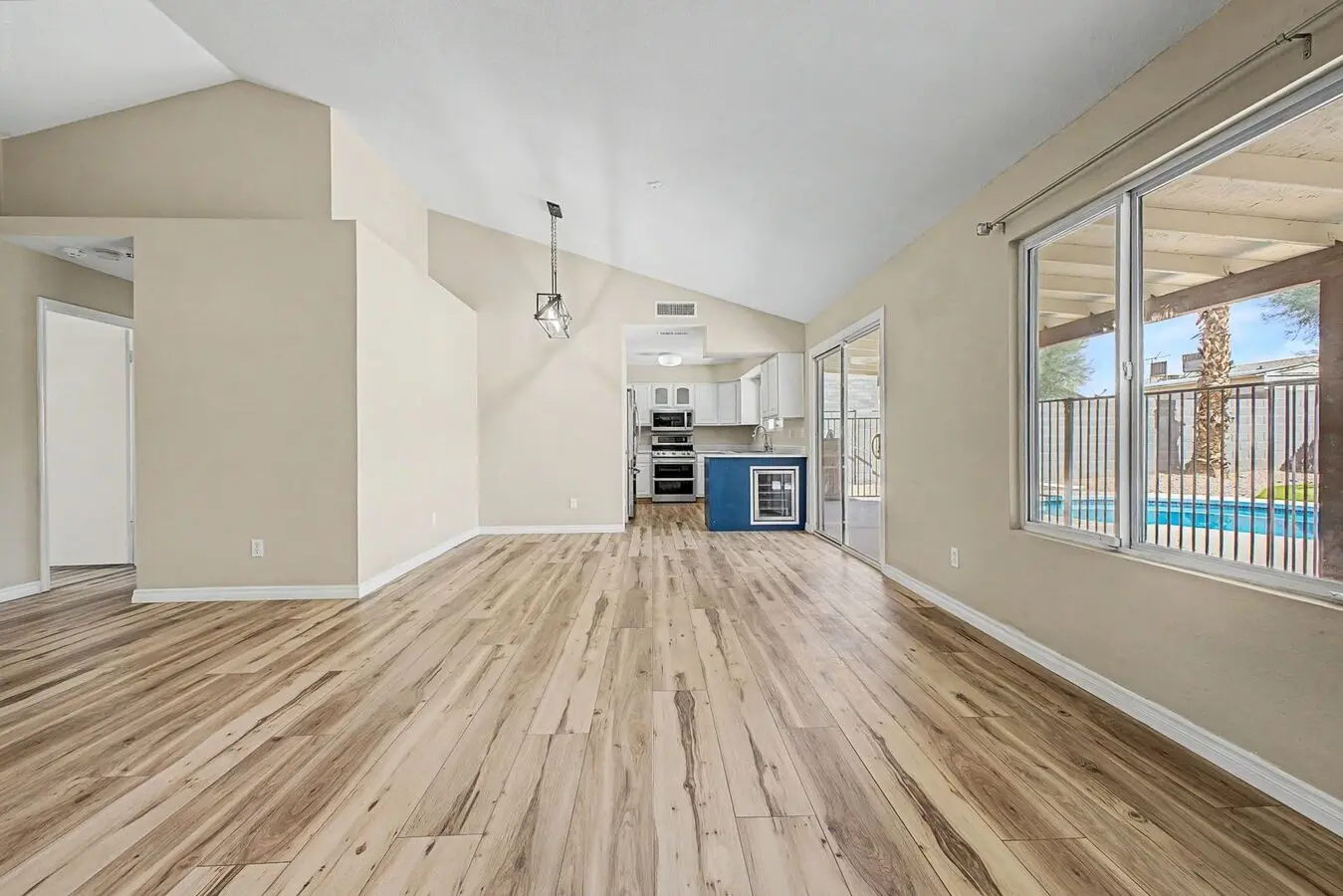 Non Hoa 4 Bedroom, 2 Bathroom With Pool In Phoenix photo 3