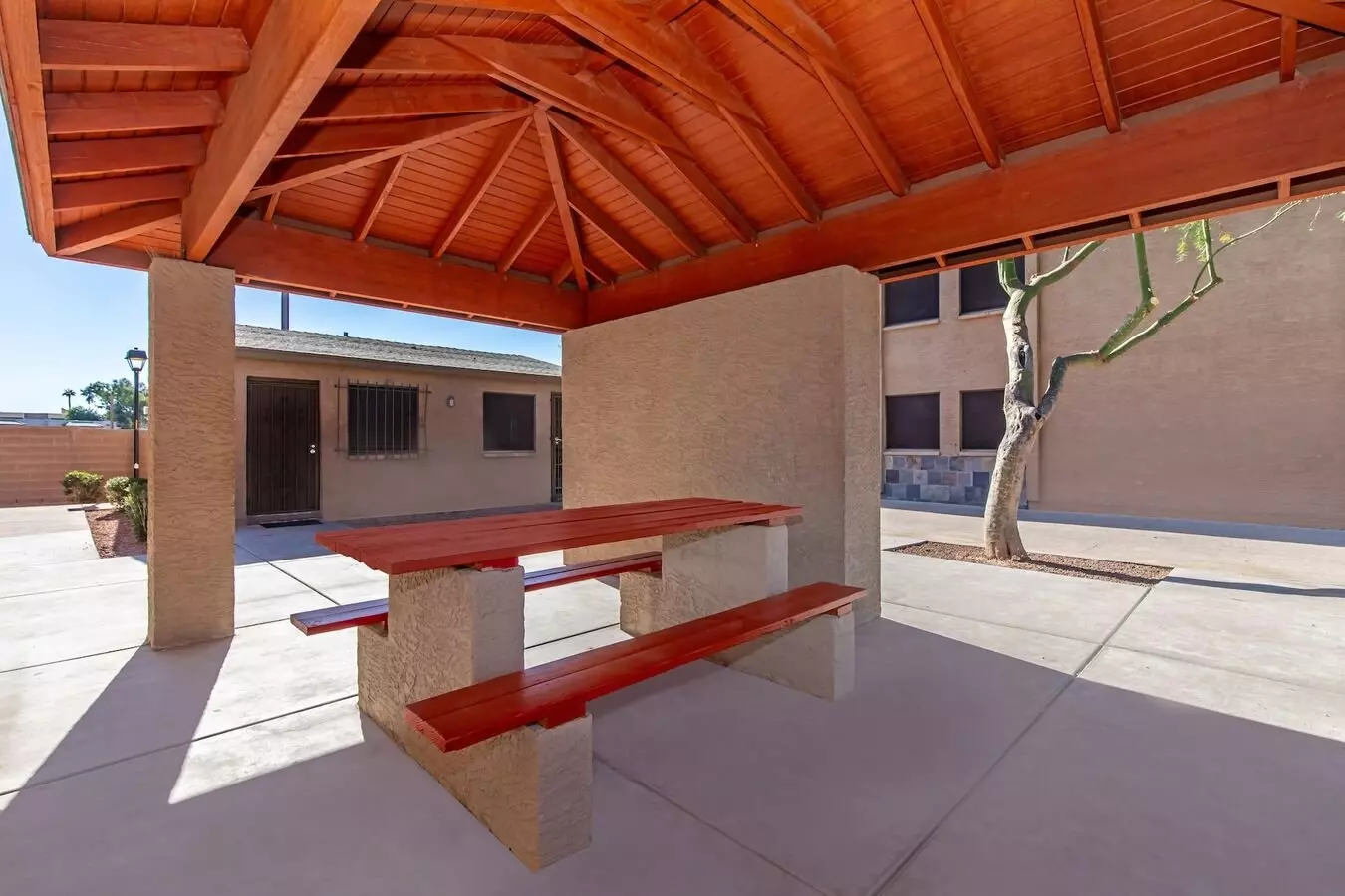 Orangewood Place Apartments photo 4