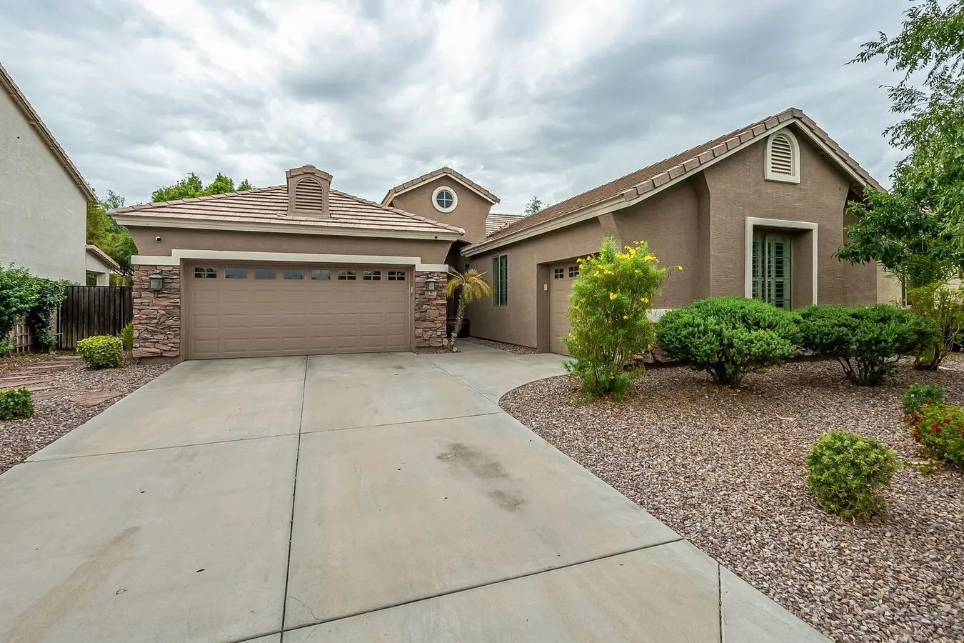 Phoenix Pool Home | 4 Bedrooms, Solar + Backyard Putting Green photo 3
