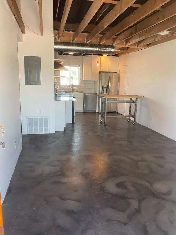 Point Park Apartments (South Side) photo 2