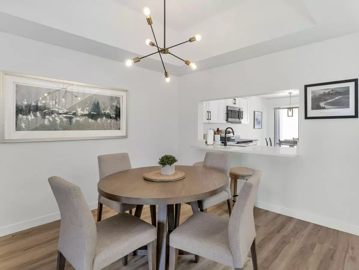 Rates Vary: photo 4