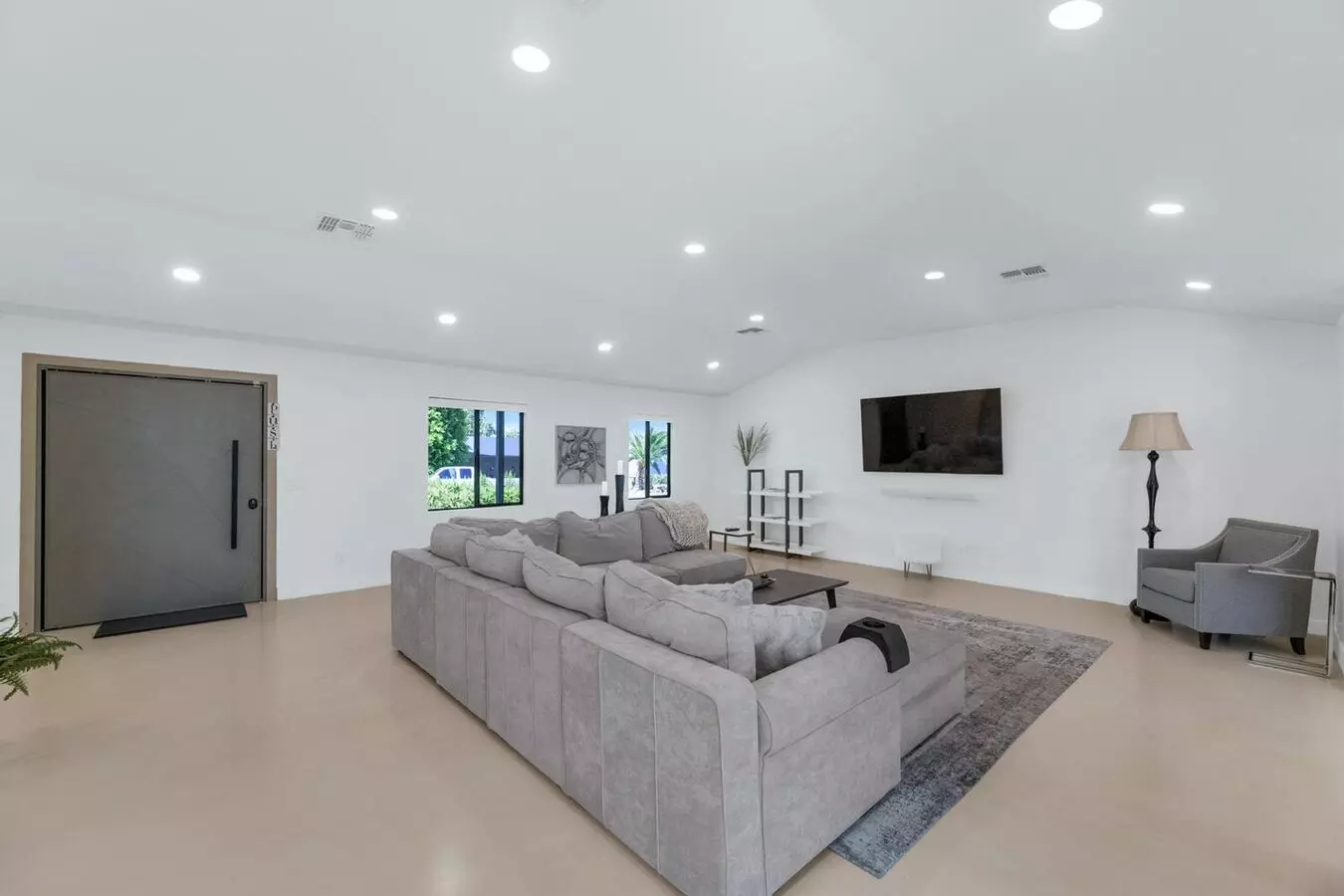 Rates Vary: photo 3