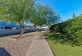 S&T Plaza Apartments photo 5