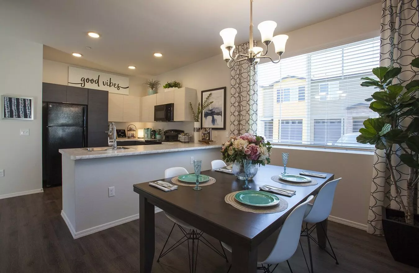 San Mateo Townhomes photo 4