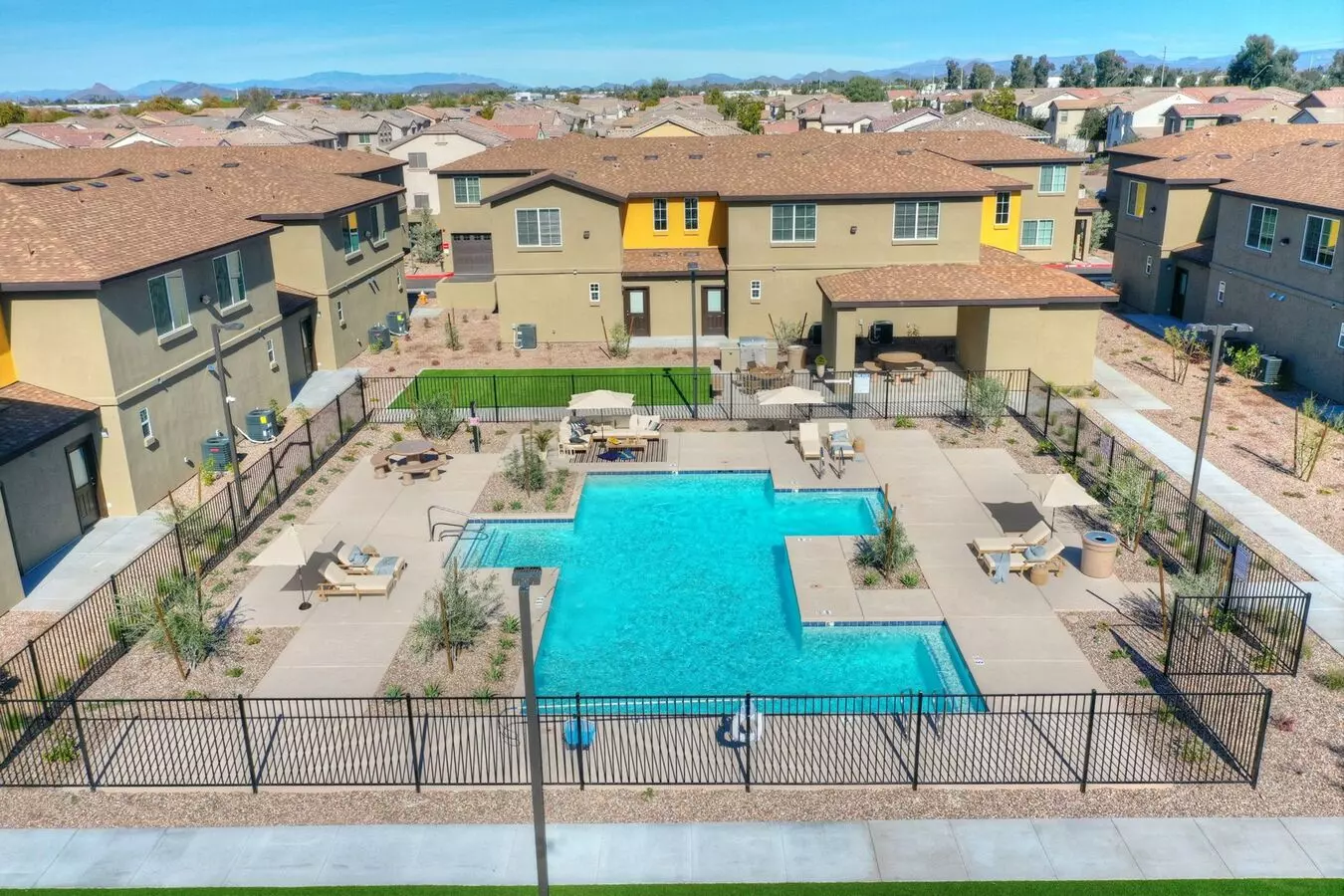 San Vicente Townhomes photo 2