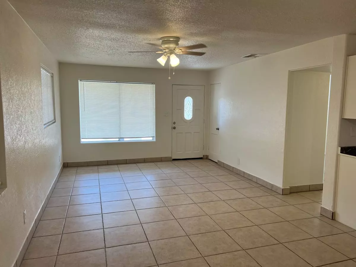 Spacious House In Phoenix Mcdowell And 32nd Street photo 3