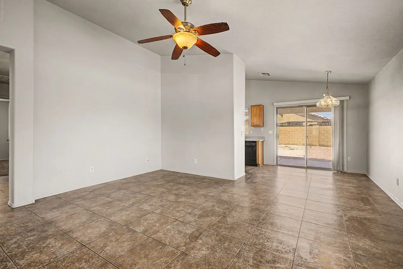 9464 W Sheridan - Spacious 3 Bed, 2.5 Bath In Phoenix photo 4