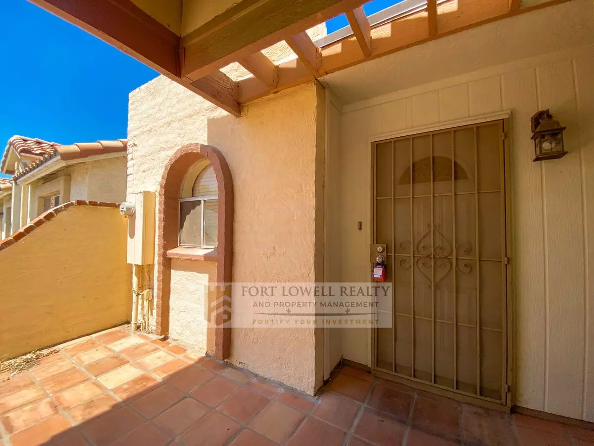 2630 E Roma Ave Phoenix, AZ 85016 photo 2