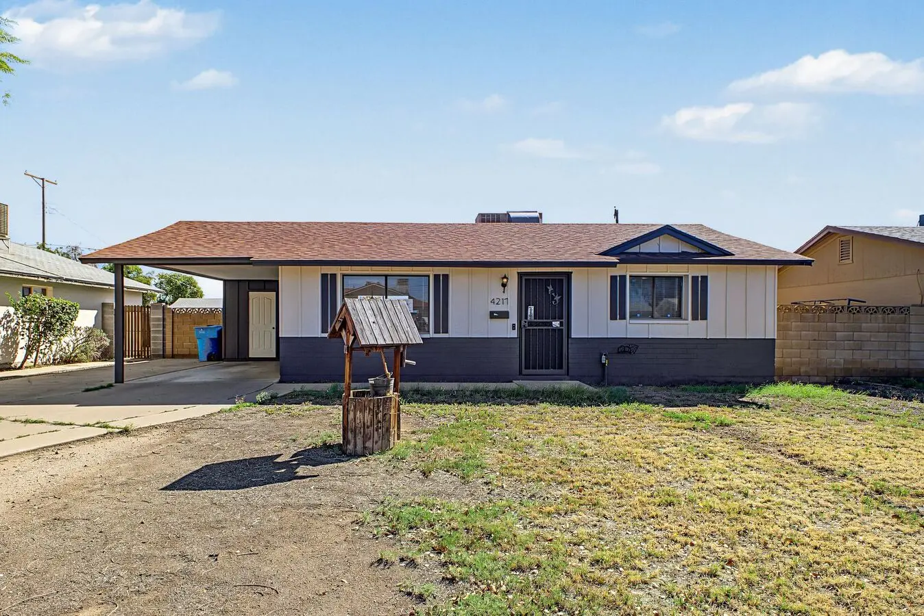 Inviting 3-bedroom, 2-bathroom home in the heart of Phoenix, AZ photo 4