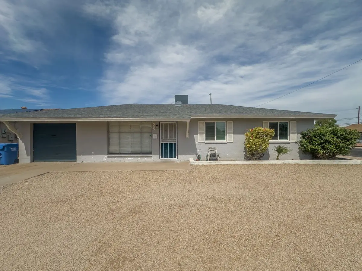 2502 W Larkspur Dr