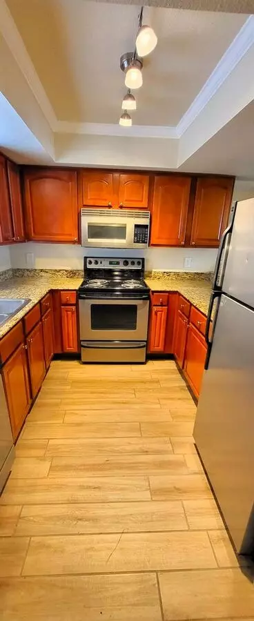 Very Nice &amp; Affordable 2 Bed / 2 Bath Condo – W/d, Patio, Pool! photo 3