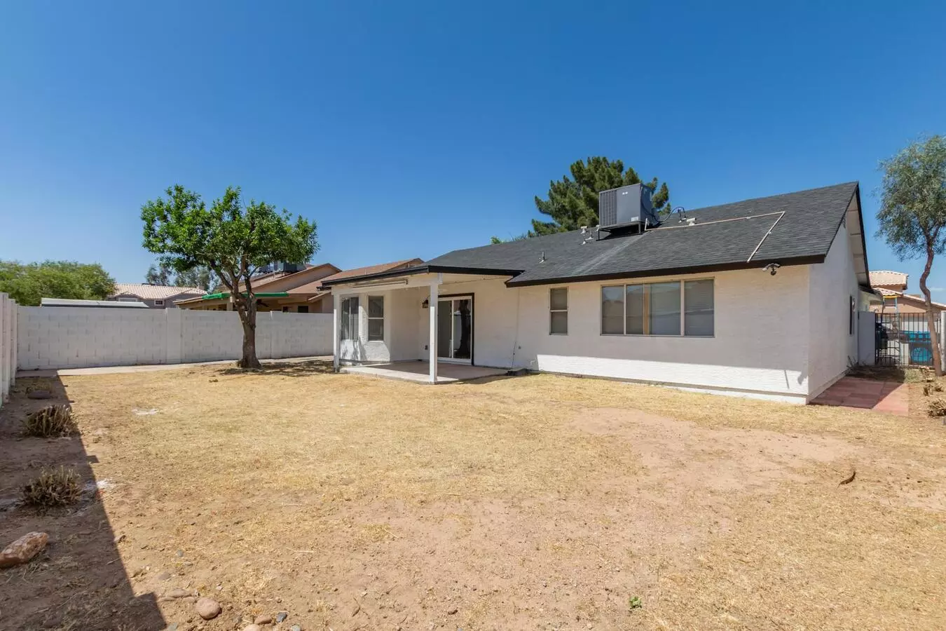 8642 W Alvarado Rd photo 5