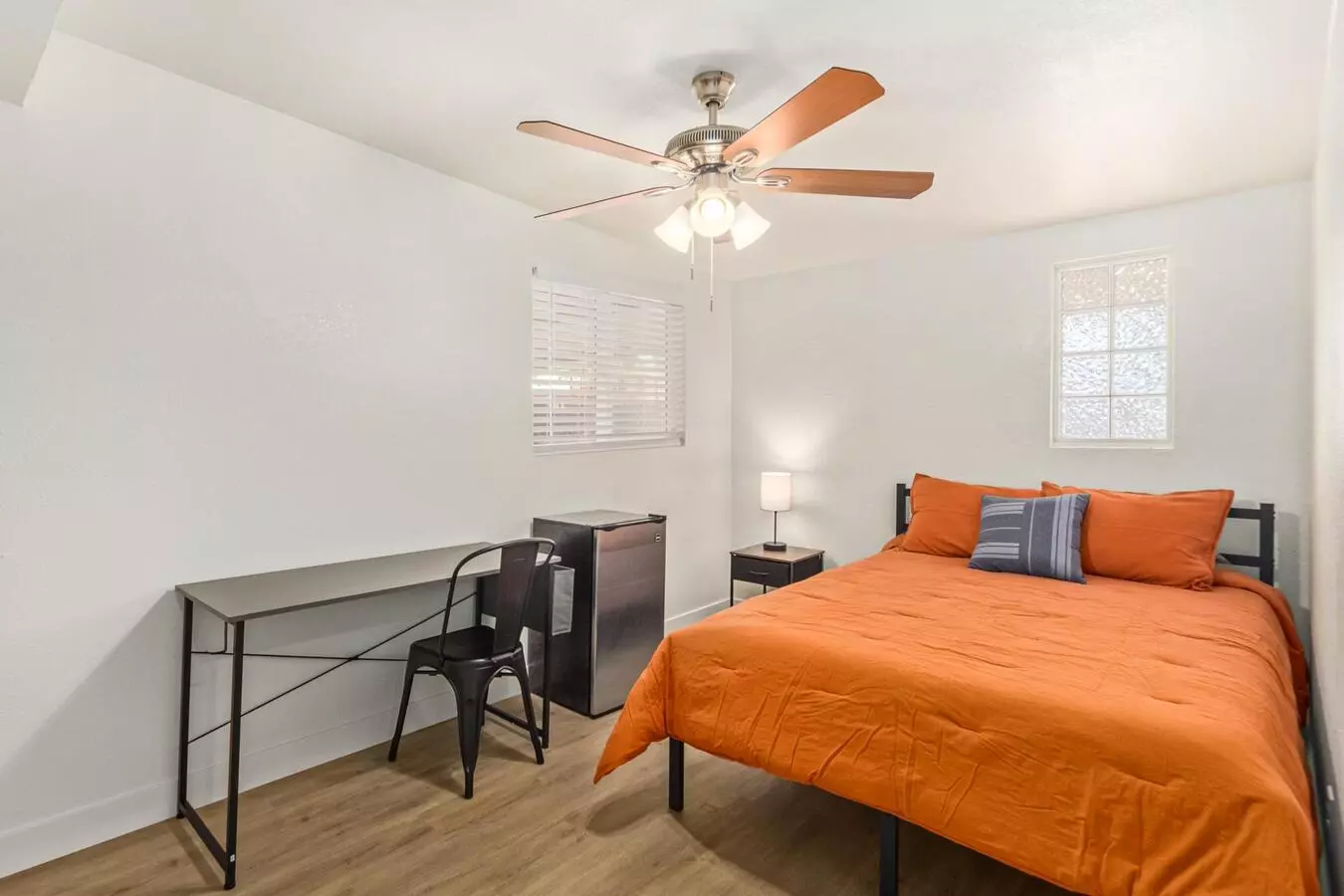 8127 W MONTEREY Way photo 3