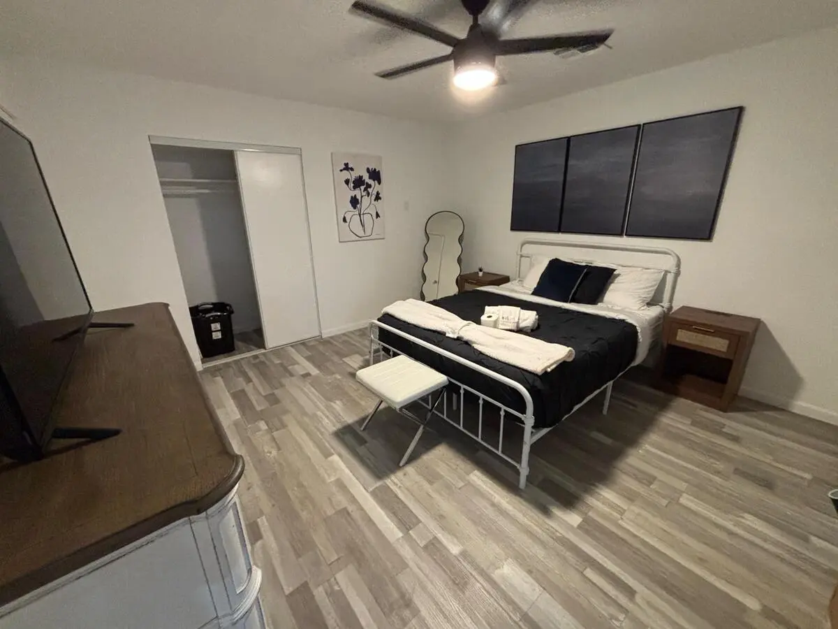 3539 W Orange Dr Phoenix, AZ 85019 photo 5